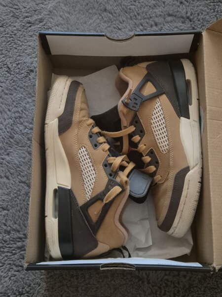 Vand Sneakers Jordan Spizike Low, editia 